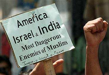برصغیر پاک و ھند میں پائی جانے والی ناامنی کا ذمہ دار اسرائیل ہے: امریکی تجزیہ نگار