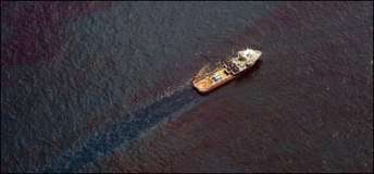 خلیج میکسیکو میں تیل کے اخراج پر امریکا اور برطانیہ میں تناؤ