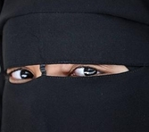 هیات امر به معروف عربستان زنان برقع دار را نیز دستگیر می‌کند