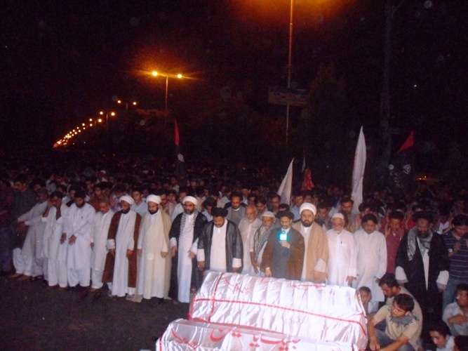 کراچی میں یوم القدس کے شہداء کی نماز جنازہ کے تصویری مناظر