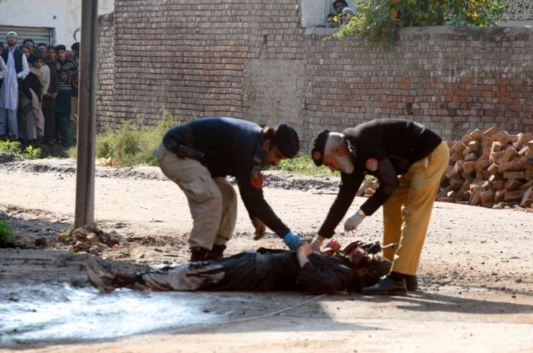 دہشتگردوں کا پشاور ایئر پورٹ اور گاوں پاوکہ پر حملہ