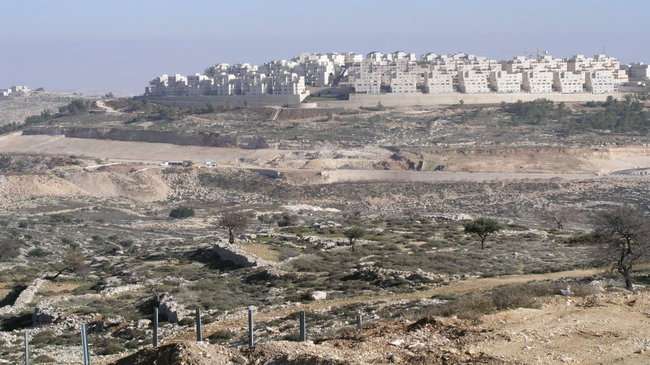Britain and the US condemn Israel’s plans to construct more illegal housing units in the occupied territories.