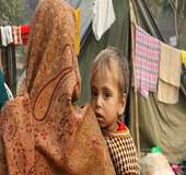 بھارت، اترپردیش میں نکل مکانی کرنے والے مسلمانوں کے خیموں میں 34 بچے جاں بحق
