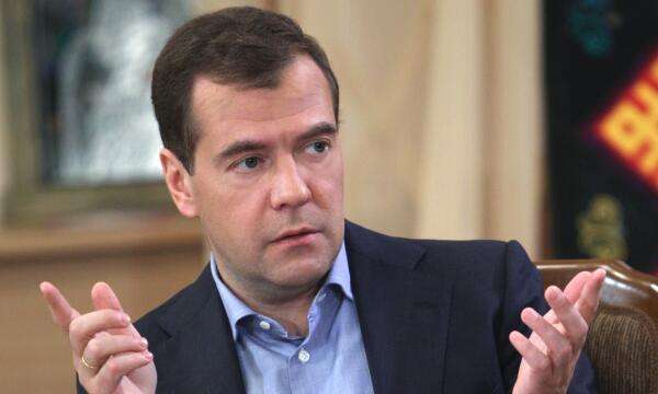 Medvedev: Yanukovych Still Legitimate Ukraine President
