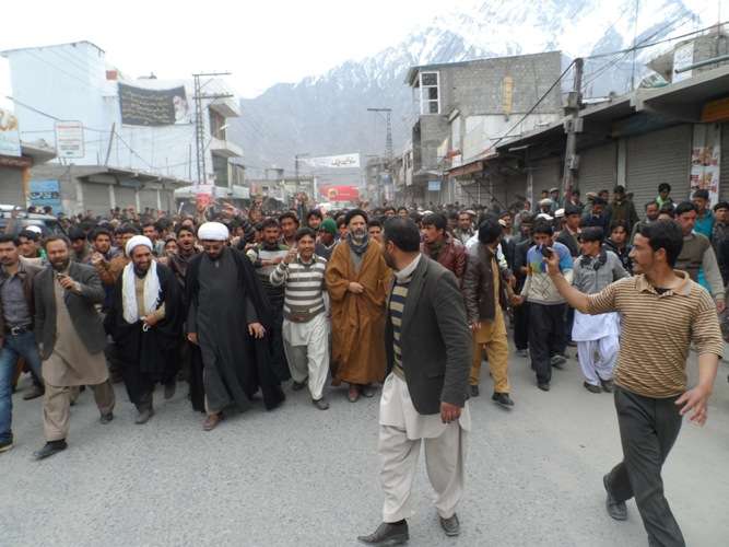عوامی ایکشن کمیٹی بلتستان کیجانب سے یادگار شہداء پر دئیے گئے دھرنے میں ریلیوں کی شرکت