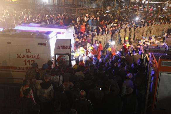 The body of a miner is carried to an ambulance in Soma, a district in Turkey western province of Manisa May 14, 2014.