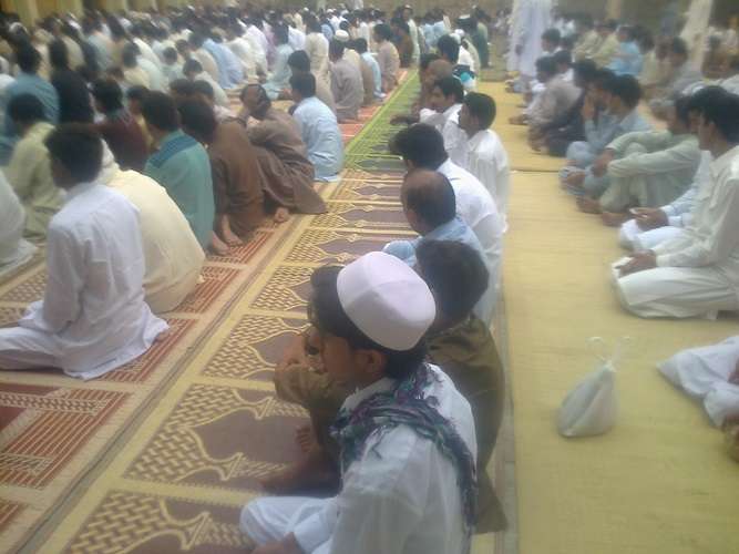 کوٹلی امام حسین (ع) ڈیرہ اسماعیل خان میں نماز عید کے مناظر