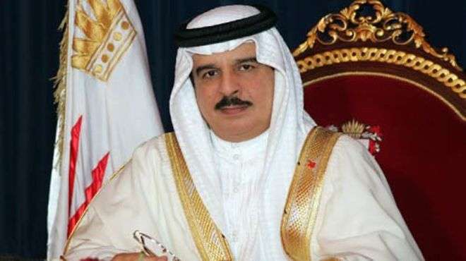 هذه ما يفعله ملك البحرين لإرضاء غروره