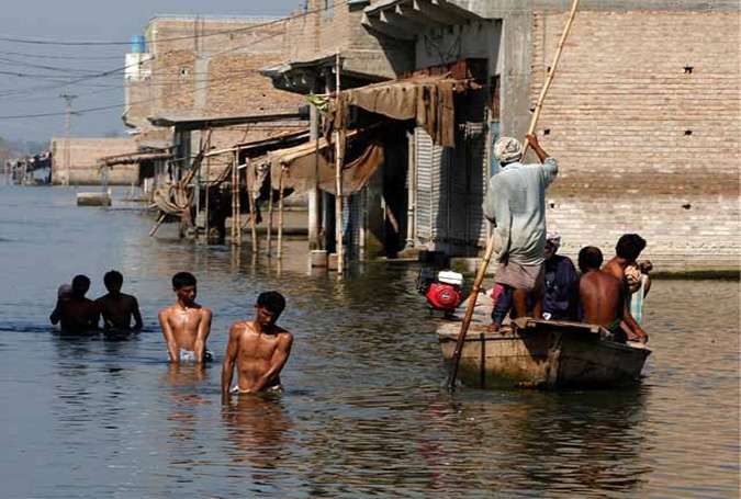 دریائے سندھ میں پانی کی سطح بڑھنے سے مزید کئی دیہات زیر آب