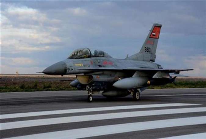An Egyptian Air Force F-16 fighter jet