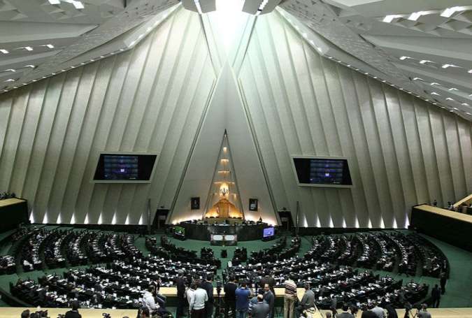 ایران کے حج کوٹے کو دیگر ممالک میں تقسیم کرنا ایرانی مسلمانوں کیساتھ خیانت ہے، اراکین پارلیمنٹ