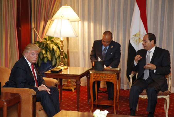 Republican presidential candidate Donald Trump (L) meets with Egyptian President Abdel Fattah el-Sisi at the Plaza Hotel