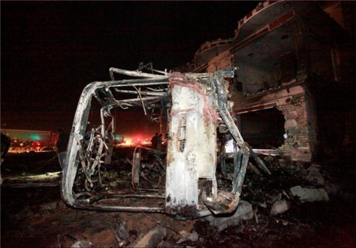 عراق کے شہر حلّہ میں زائرین کی بسوں پر دہشتگردانہ حملہ، 40 ایرانیوں سمیت 80 شہید، درجنوں شدید زخمی