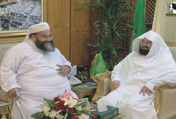 طاہر اشرفی کی امام کعبہ سے ملاقات، پاکستان میں سعودی مفادات کا تحفظ کرنے پر اعزازی شیلڈ دی گئی
