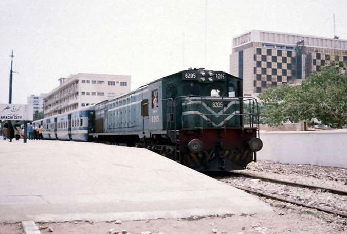 کراچی سرکلر ریلوے اسٹیشن کی بحالی کا کام شروع