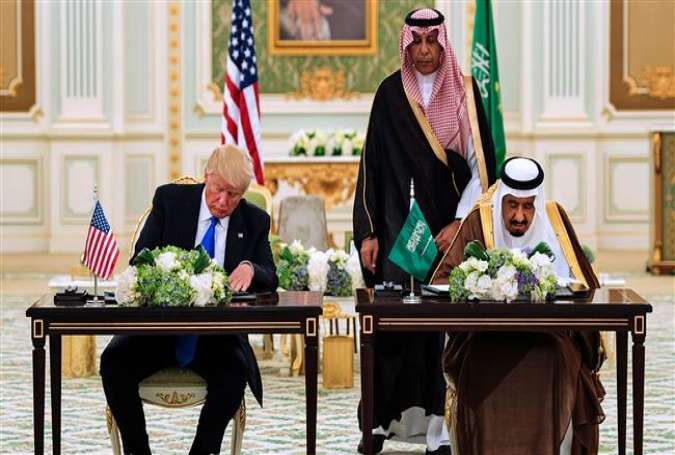 A handout picture provided by the Saudi Royal Palace on May 20, 2017, shows US President Donald Trump (L) and Saudi King Salman bin Abdulaziz Al Saud. (Photo by AFP)