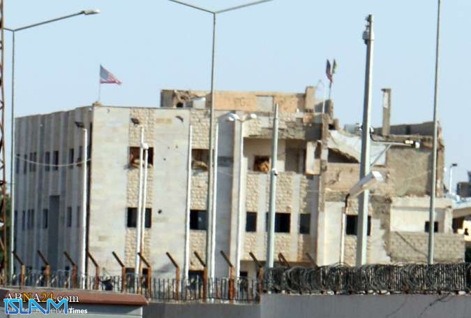 اهتزاز پرچم آمریکا در مقر فرماندهی حزب اتحاد دموکراتیک سوریه
