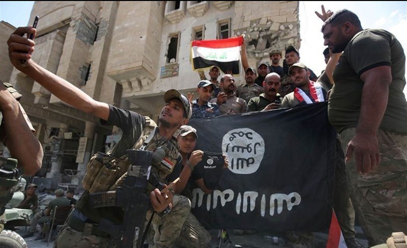 عراقی فوجی بھی آزادی شہر کے بعد سلفی لے رہے ہیں