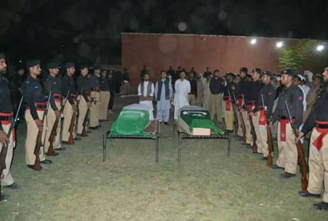 ڈی آئی خان، دہشتگردی کے سانحہ میں شہید پولیس اہلکاروں کی نماز جنازہ ادا