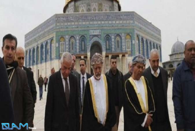 وزير الخارجية العماني يزور القدس الشريف