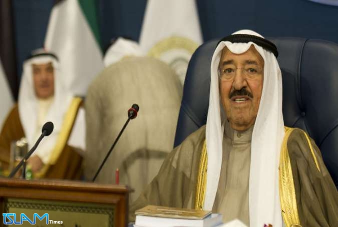 أمير الكويت يدين تفجير الإسكندرية الإرهابي