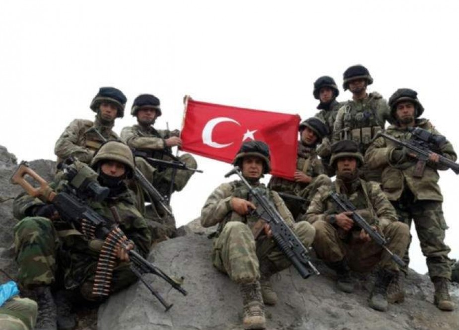 القوات التركية تضبط أسلحة وذخائر بالجزء العراقي من جبل بالقايالر