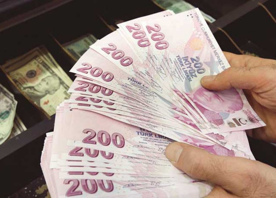 Dollar Türkiyədə rekord həddə bahalaşdı
