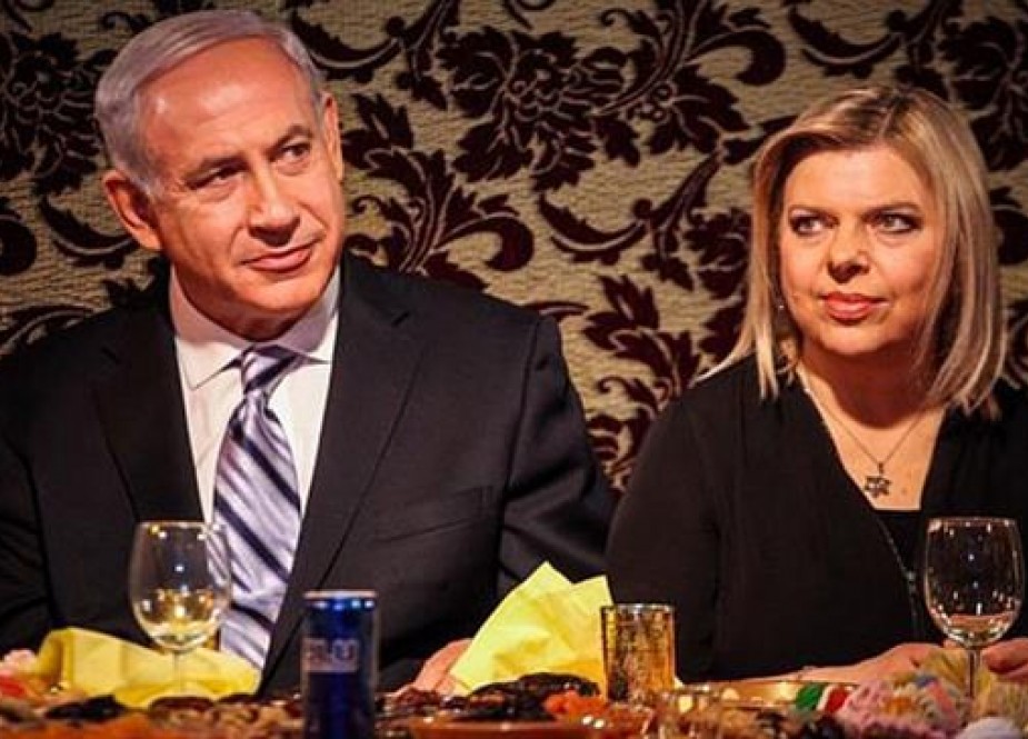 Israeli Prime Minister Benjamin Netanyahu and his wife Sara celebrate the Mimouna in Or Yehuda in April 2013.