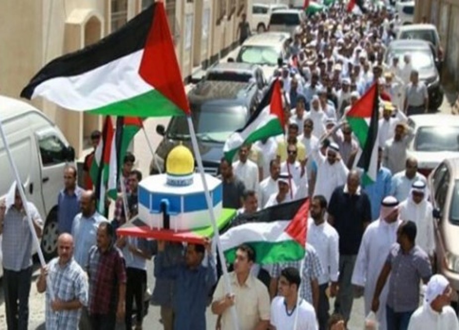 البحرينيون يتظاهرون في يوم القدس العالمي