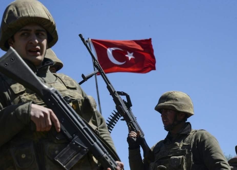 Tentara Turki di perbatasan