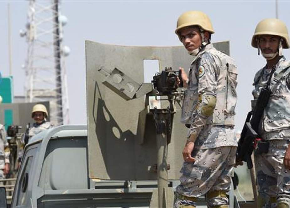 Saudi border guards in the closed al-Tuwal border crossing with Yemen in the southern Jizan Province. (File photo by AFP)