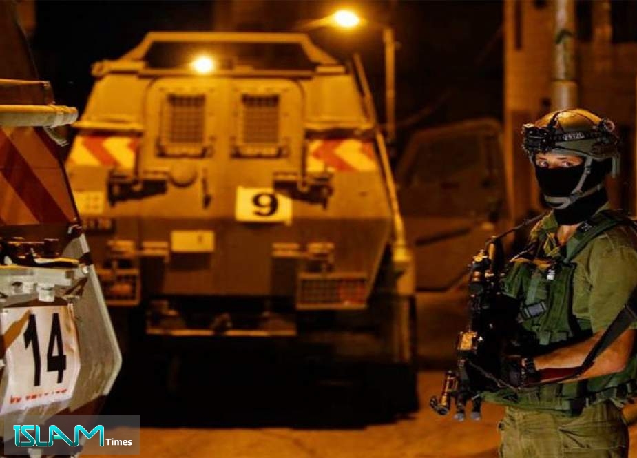 الاحتلال يعتقل 3 فلسطينيين من نابلس