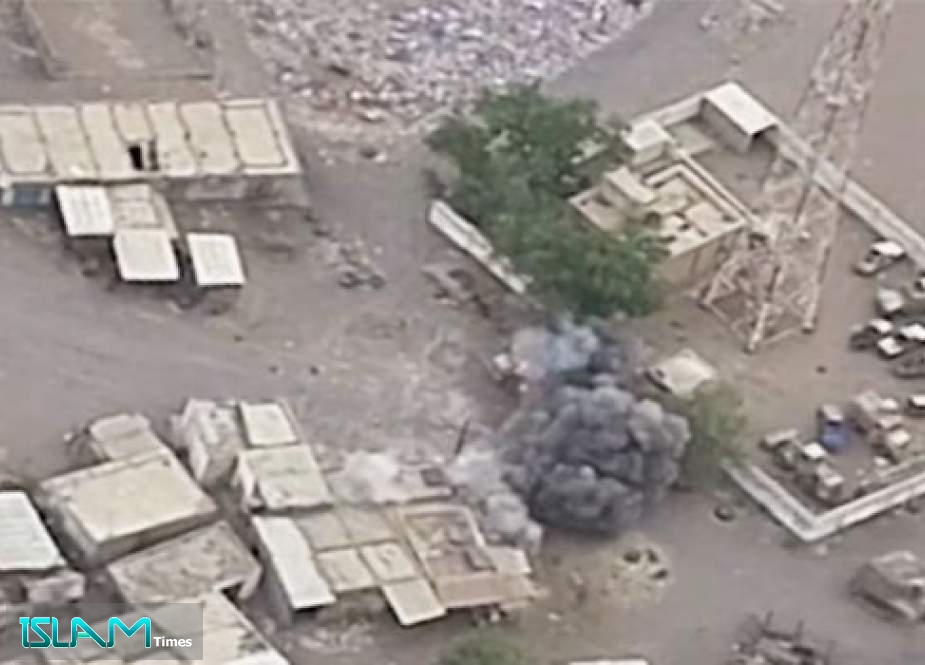 اليمن.. استهداف مبنى قيادة القوات الإماراتية بالساحل الغربي