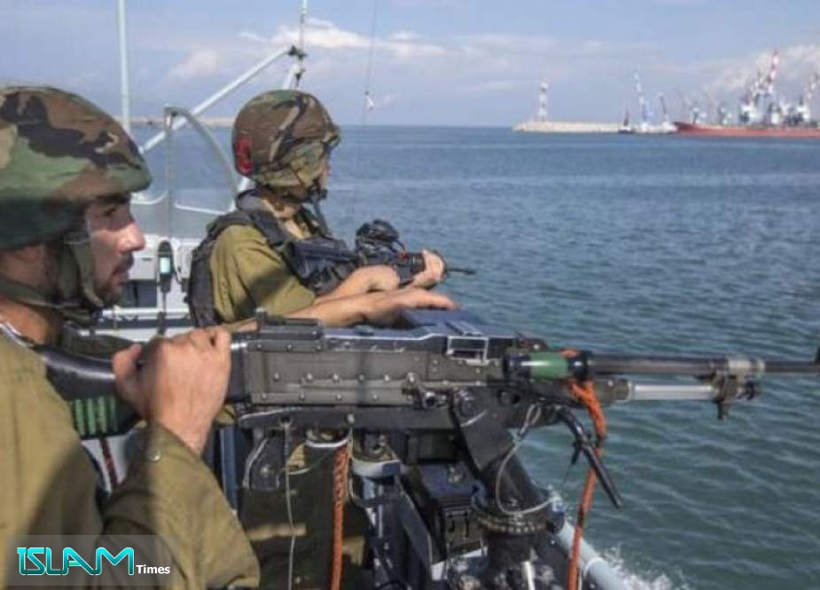 بحرية الاحتلال تعتقل صيادين في عرض بحر شمال غزة