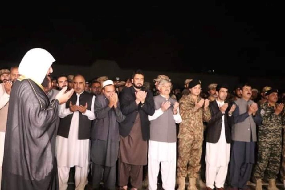 افغانستان میں شہید کئے جانیوالے ایس پی طاہر داوڑ کی نماز جنازہ پولیس لائن پشاور میں  ادا کر دی گئی