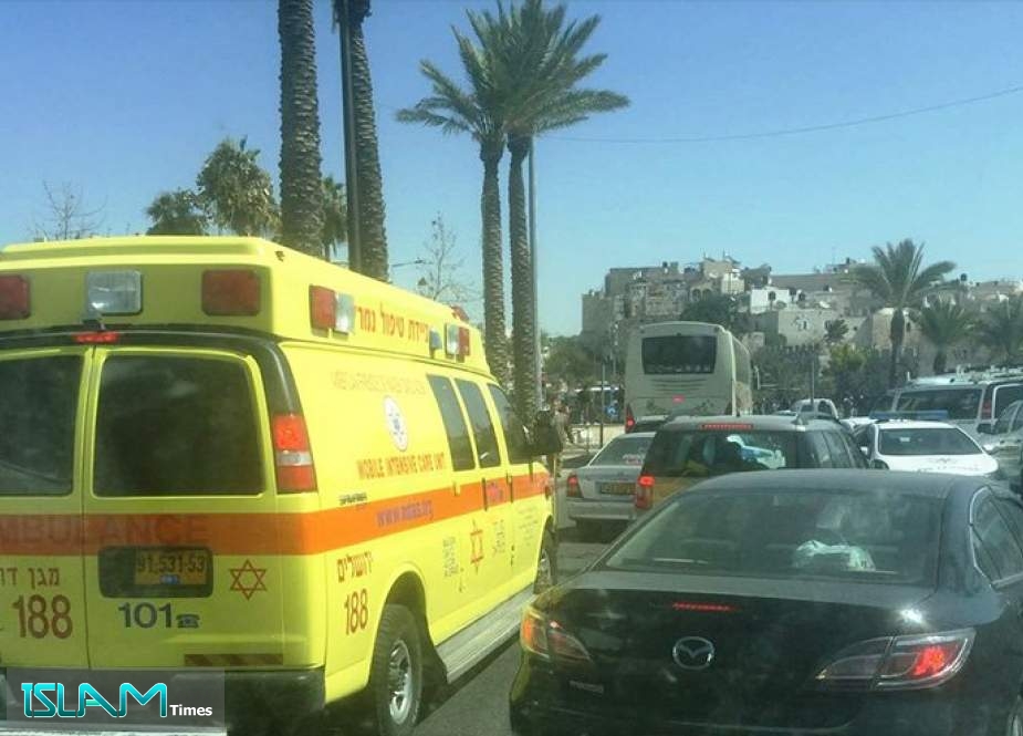 إصابة سيدة فلسطينية بجروح حرجة بعد دهسها شمالي الخليل