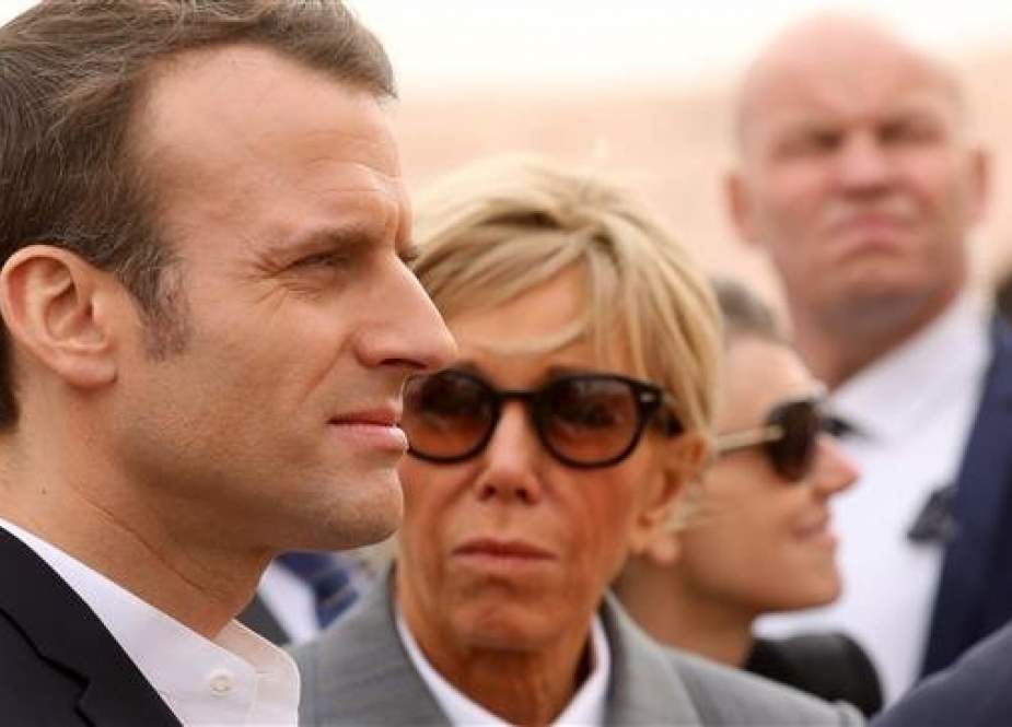 French President Emmanuel Macron (L) and his wife Brigitte are pictured during their visit to the temple of Abu Simbel in southern Egypt on January 27, 2019. (Photo by AFP)
