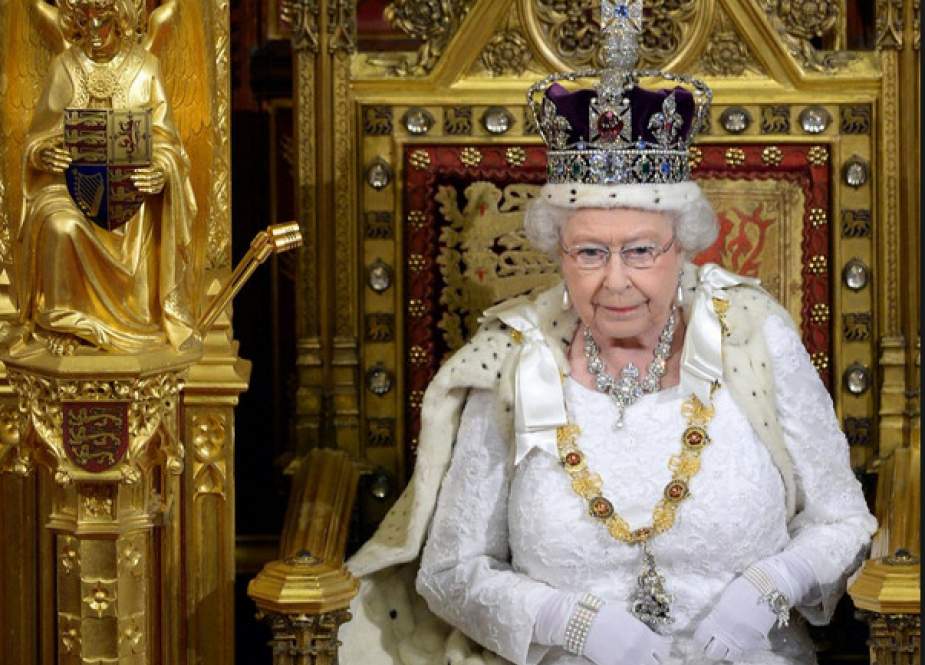 ملکه انگلیس به‌دلیل شورش‌ احتمالی مقر خود را تغییر داد