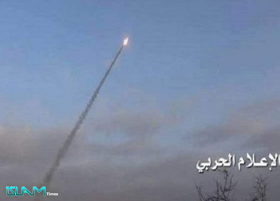 إطلاق صاروخ "زلزال1" على تجمعات العدو في مأرب