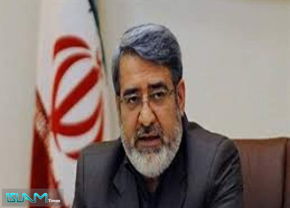 وزير الداخلية الايراني ينفي الشائعات حول الفيضانات