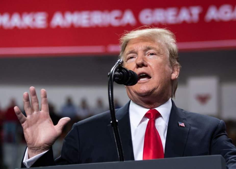 US President Donald Trump speaks to a crowd of supporters at a Make America Great Again rally on April 27, 2019 in Green Bay, Wisconsin. (Photo by AFP)