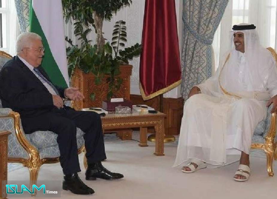 أمير قطر يجتمع مع الرئيس الفلسطيني