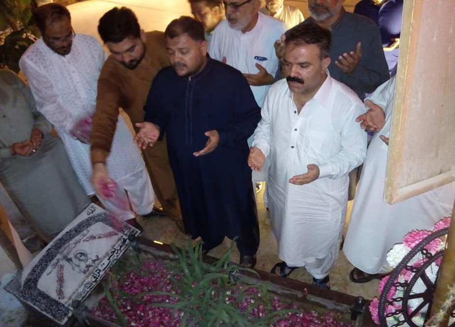 عیدالفطر کے موقع پر ایس یو سی سندھ کے وفد کی شہید علامہ حسن ترابی کے گھر اور قبور پر حاضری
