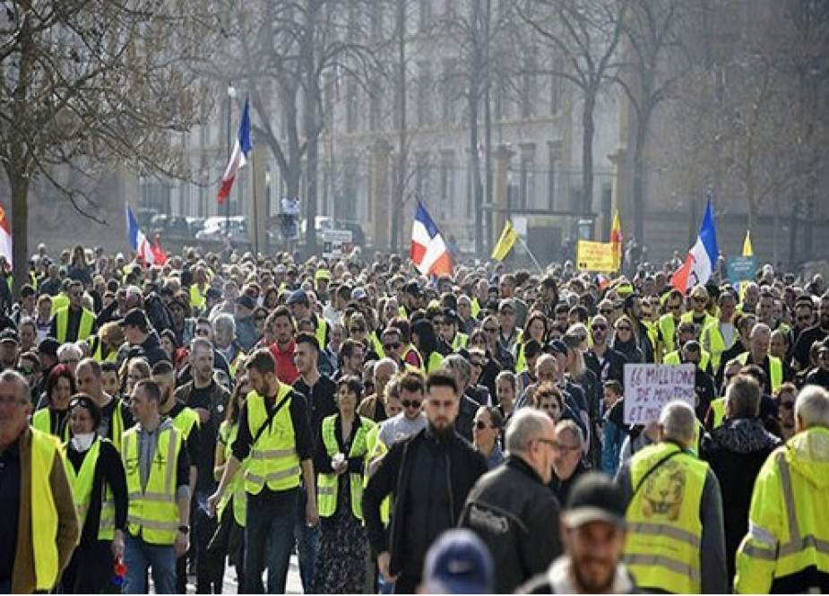 تظاهرات مردم علیه دولت فرانسه آغاز شد/ استقرار گسترده پلیس