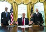 US President Donald Trump has signed an executive order imposing fresh sanctions on Iran as Treasury Secretary Steven Mnuchin and Vice President Mike Pence look on in the Oval Office of the White House in Washington, US, June 24, 2019. (Photo by Reuters)