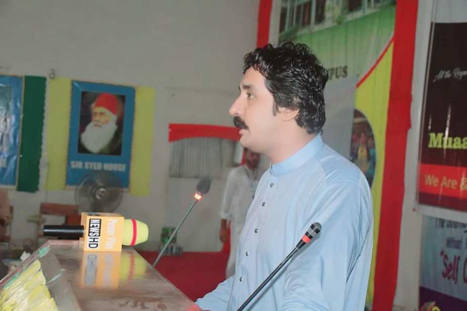 ڈی آئی خان میں مقامی تنظیم معاون علم کے زیر اہتمام نادار و مستحق طلباء وطالبات میں فری سکالر شپ دینے کی تقریب