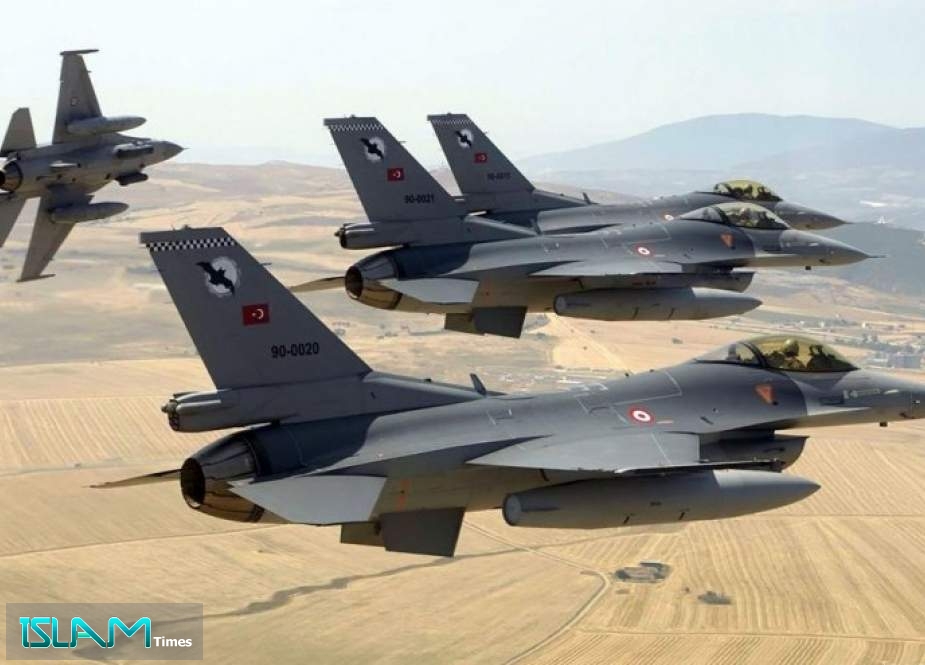 طائرات تركية تنفذ ضربات جوية في الموصل