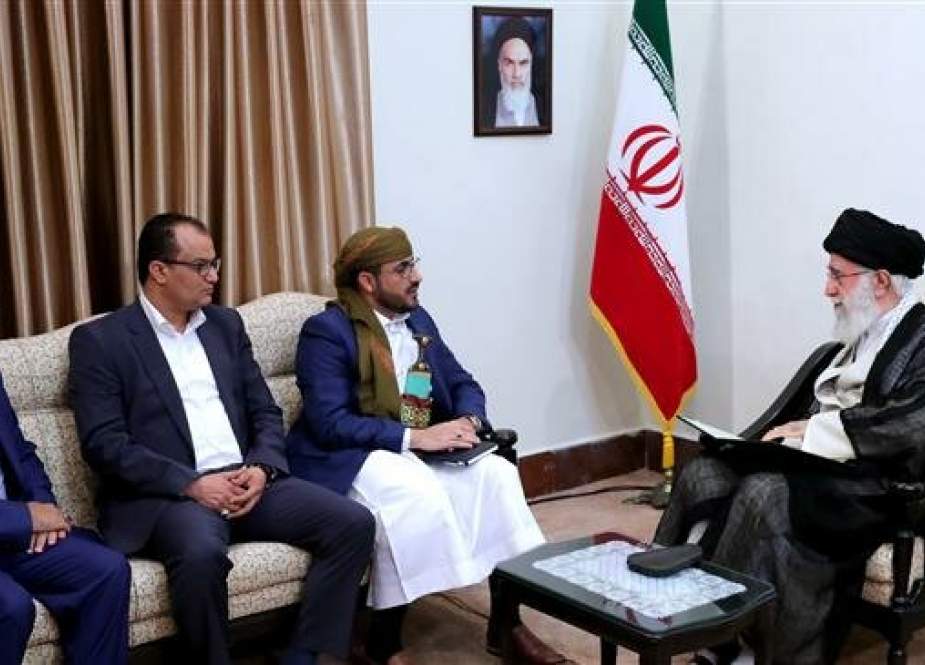 Ayatollah Seyyed Ali Khamenei with a delegation from Yemen’s Houthi Ansarullah movement led by its spokesman Mohammad Abdul-Salam (2nd-R) in Tehran.jpg