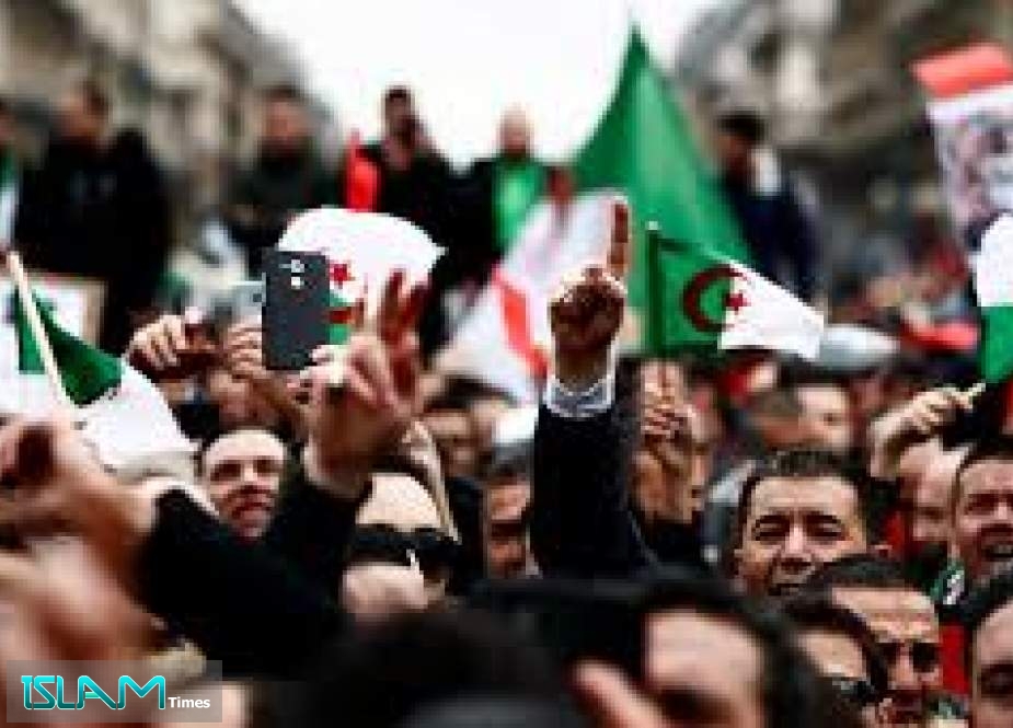 الحراك الجزائري متواصل للجمعة الـ26 وسط تعزيزات أمنية