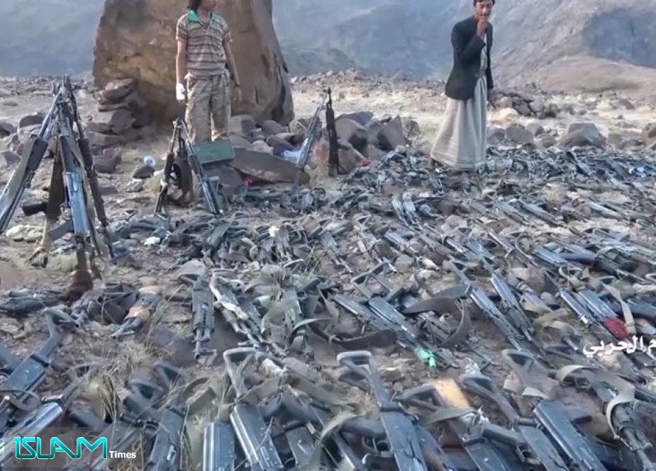 Yemeni mocks Saudi army after seizing 3 years worth of weapons and ammunitions